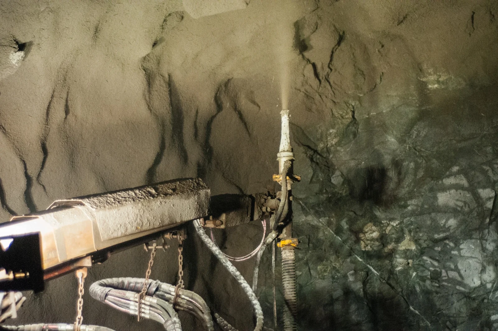 BarChip SHOGUN — Macro synthetic fibre for shotcrete and concrete reinforcement in mining, tunnelling and ground-support applications.